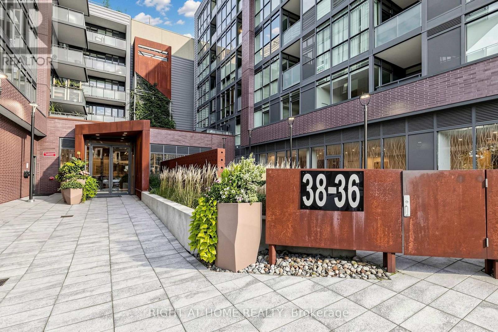 #307 36 HOWARD PARK AVENUE - Image 47