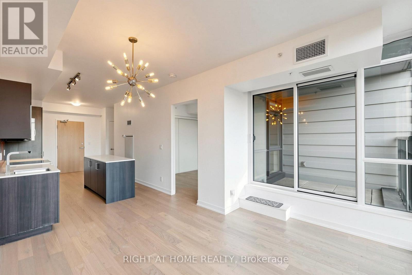 307 - 36 HOWARD PARK AVENUE, Toronto (Roncesvalles) — photo 9