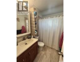 1221 14th Street W, Prince Albert, SK S6V3M8 Photo 8