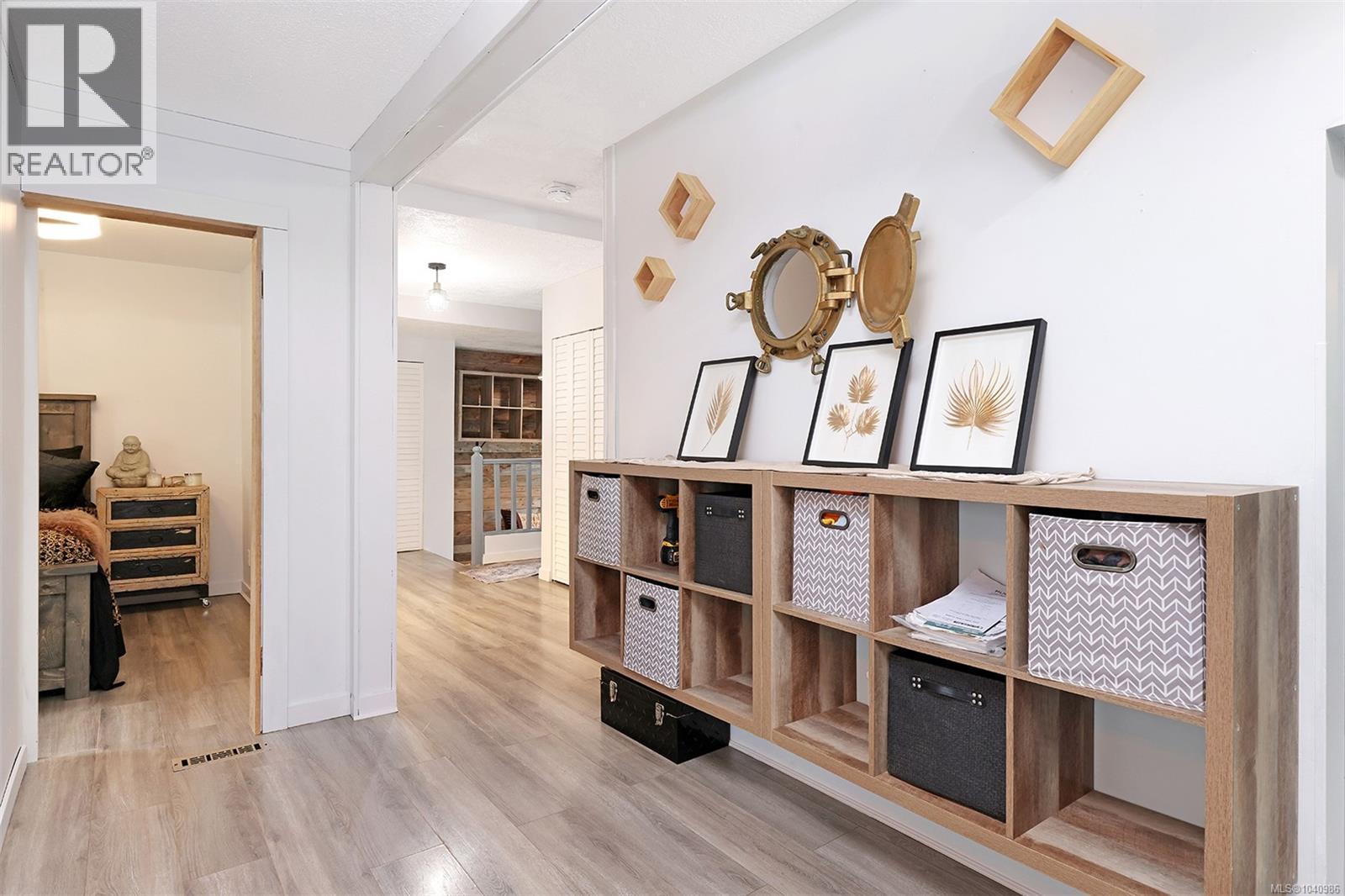 3863 Howard Ave - 25