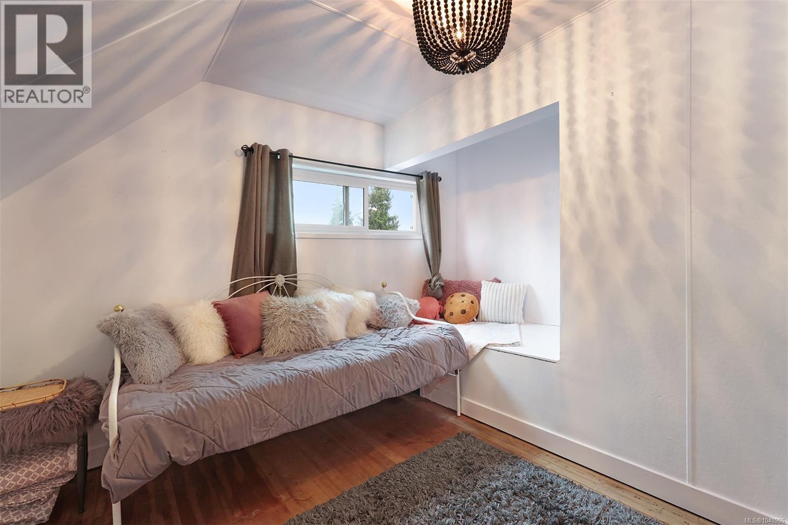 3863 Howard Ave - 32