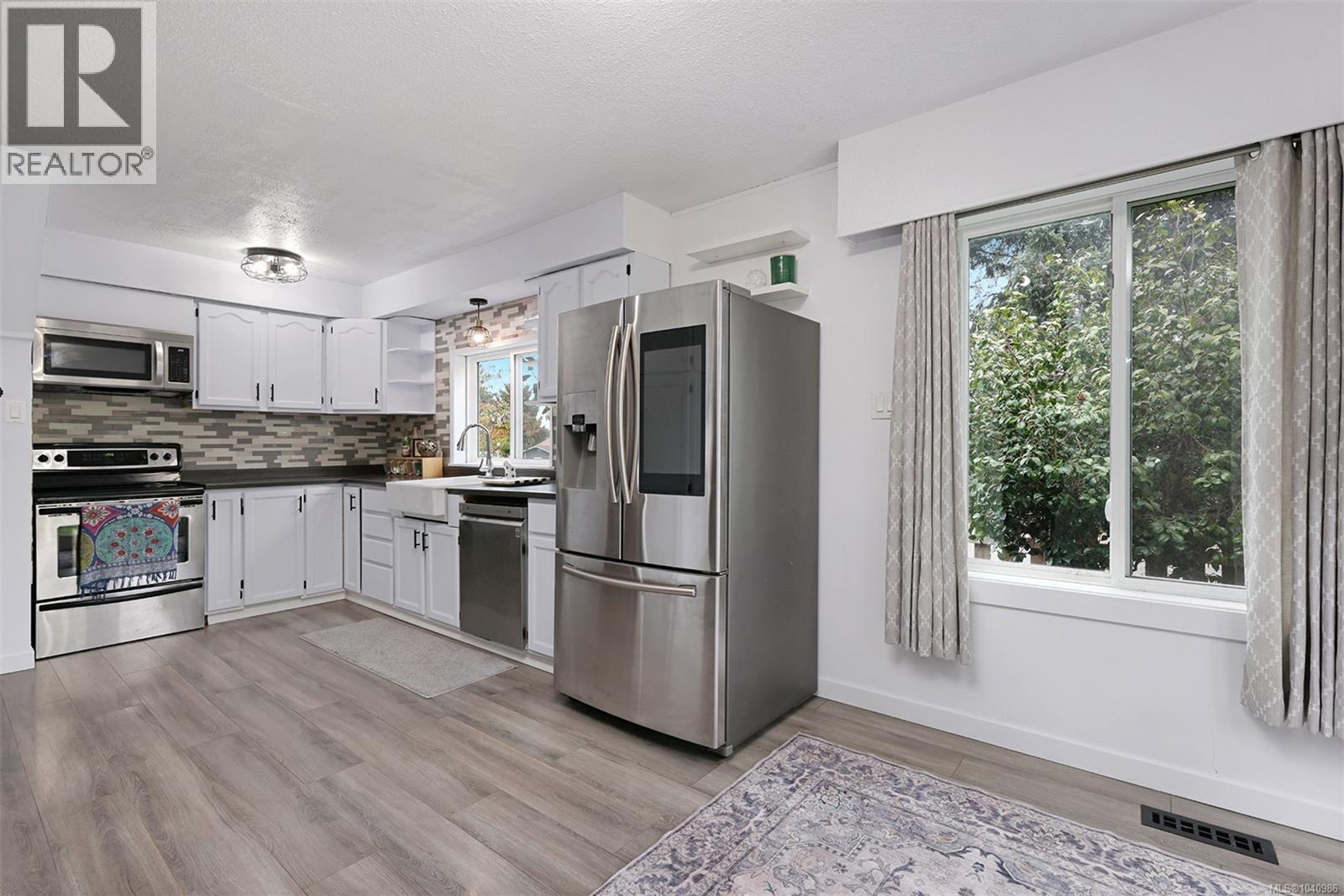 3863 Howard Ave - 21