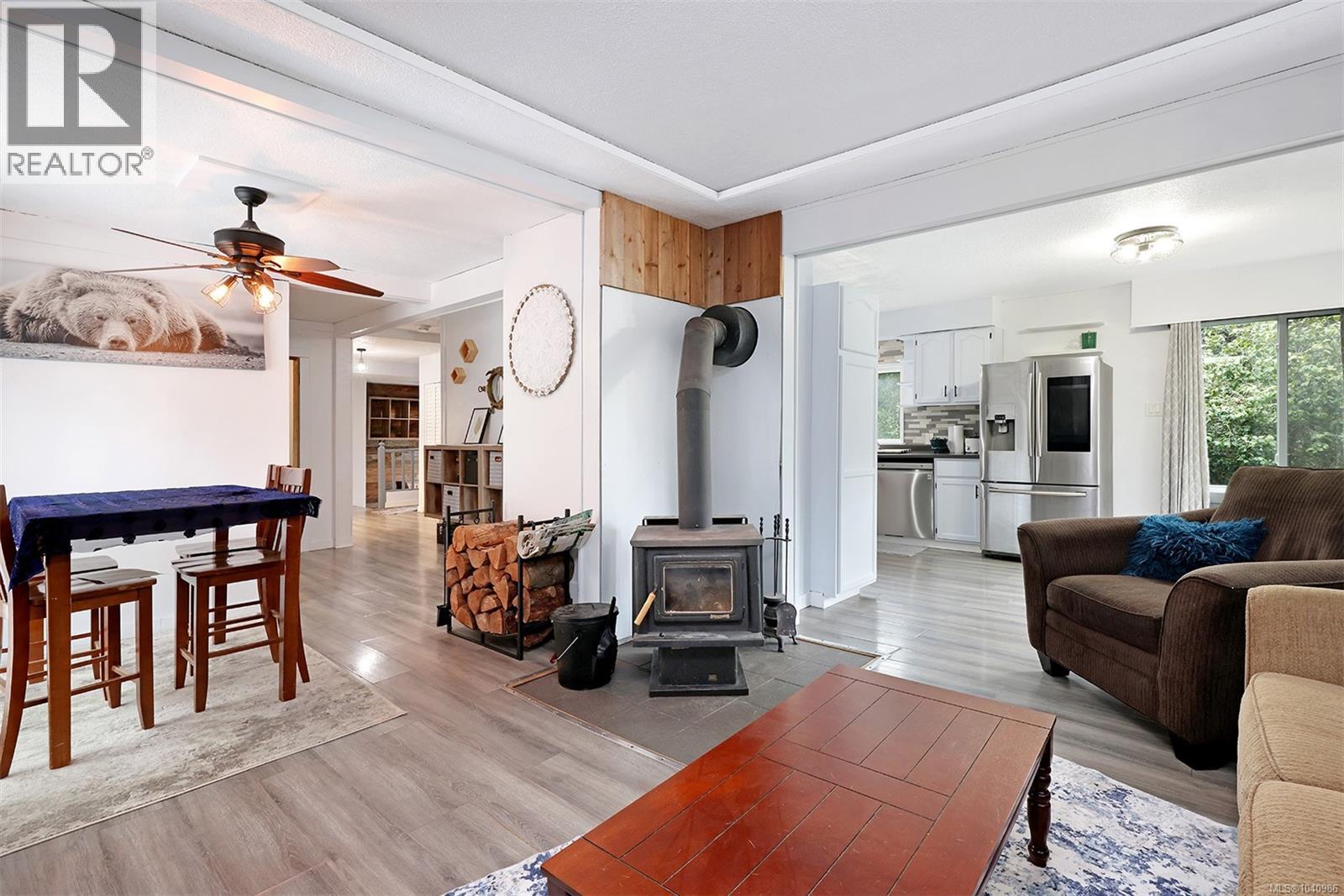 3863 Howard Ave - 18