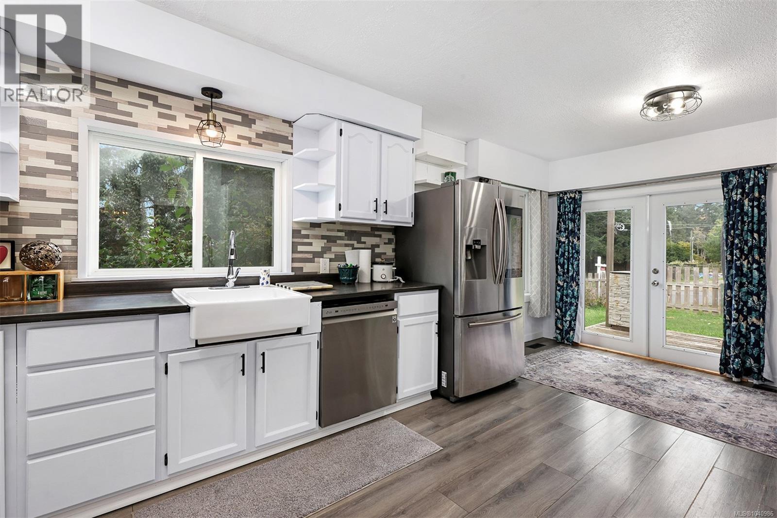 3863 Howard Ave - Image 23