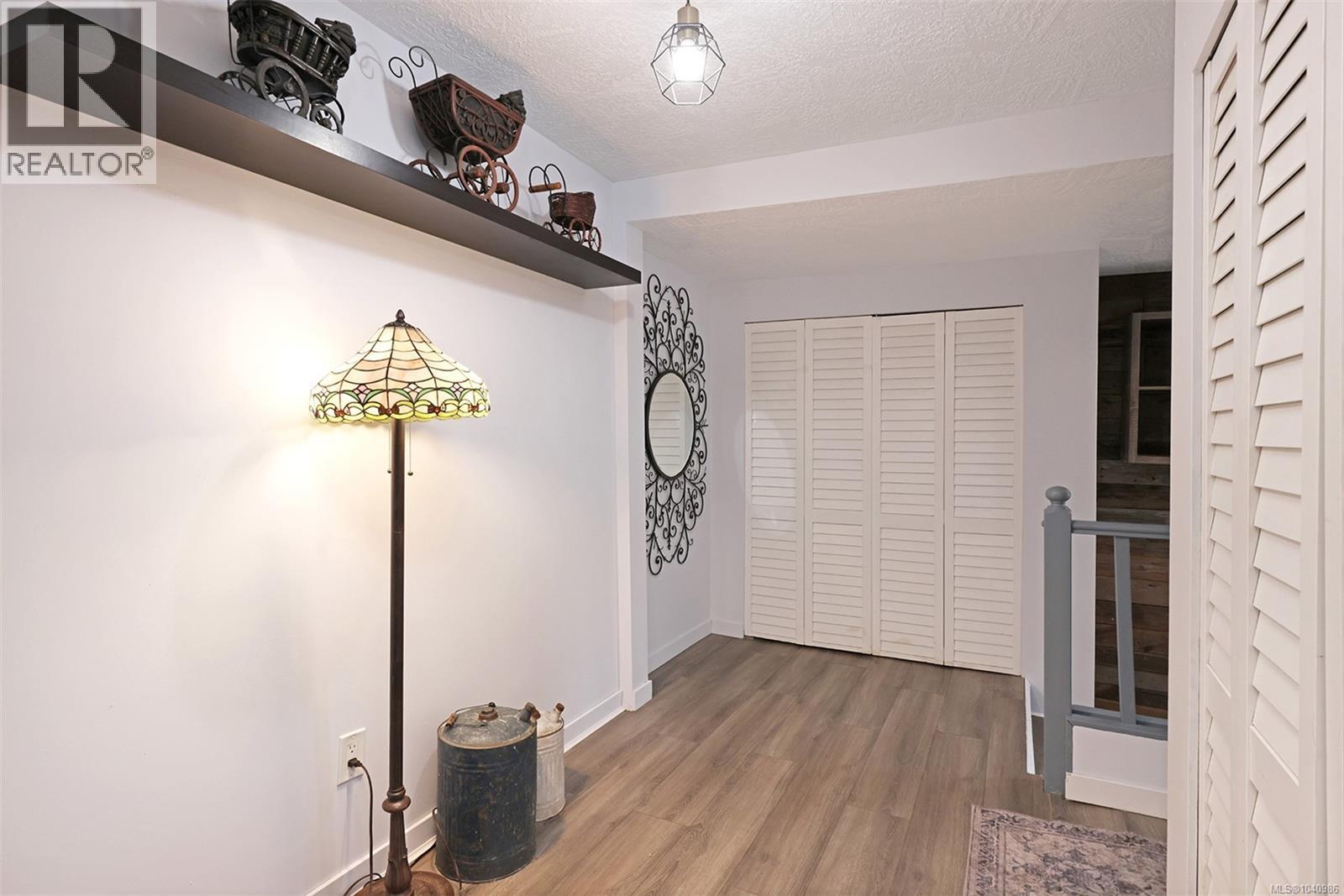3863 Howard Ave - 26