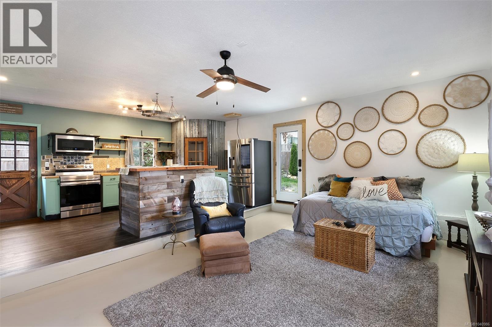 3863 Howard Ave - 45