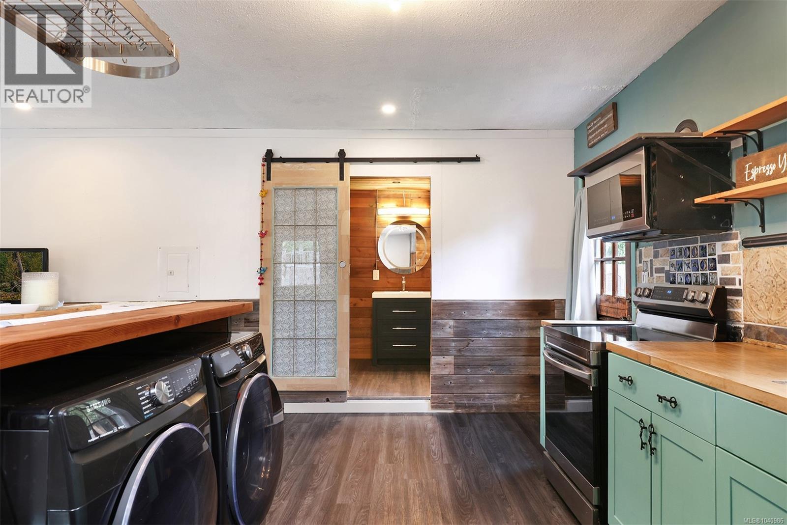 3863 Howard Ave - 50
