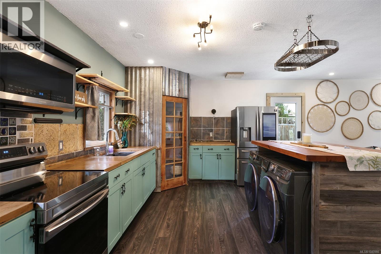 3863 Howard Ave - 48