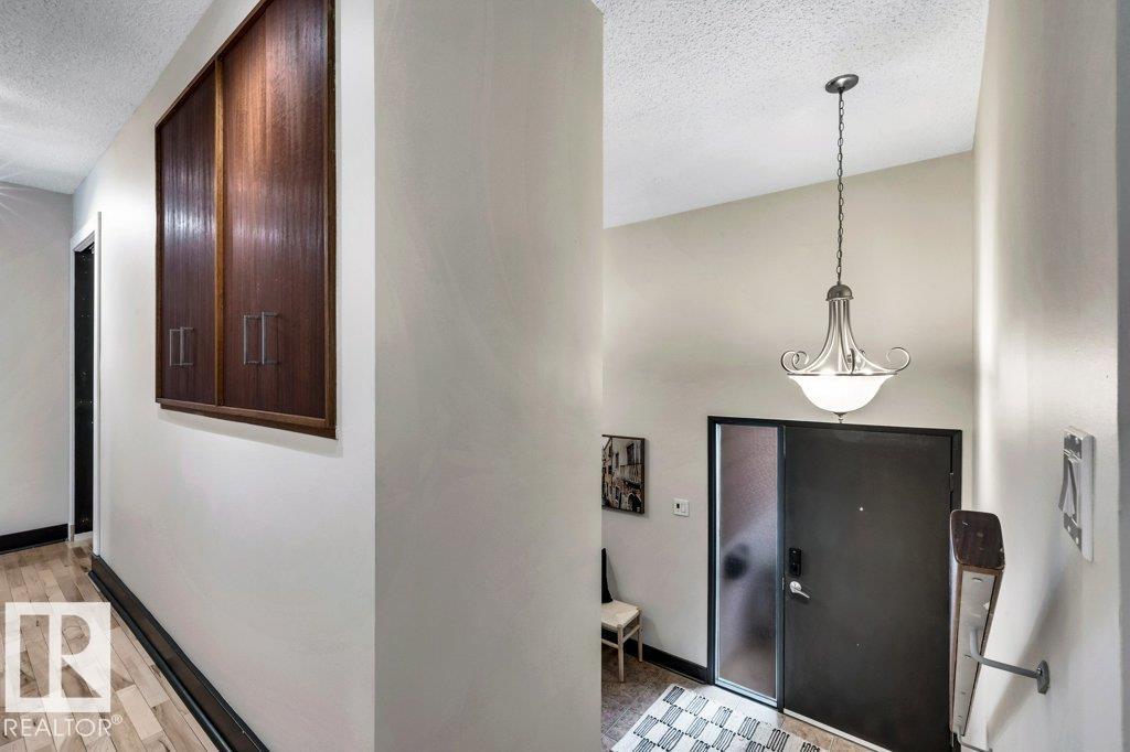 20 Beaverbrook CR - 7