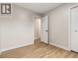7956 71 Avenue Nw, Calgary, AB T3B4J3 Photo 23