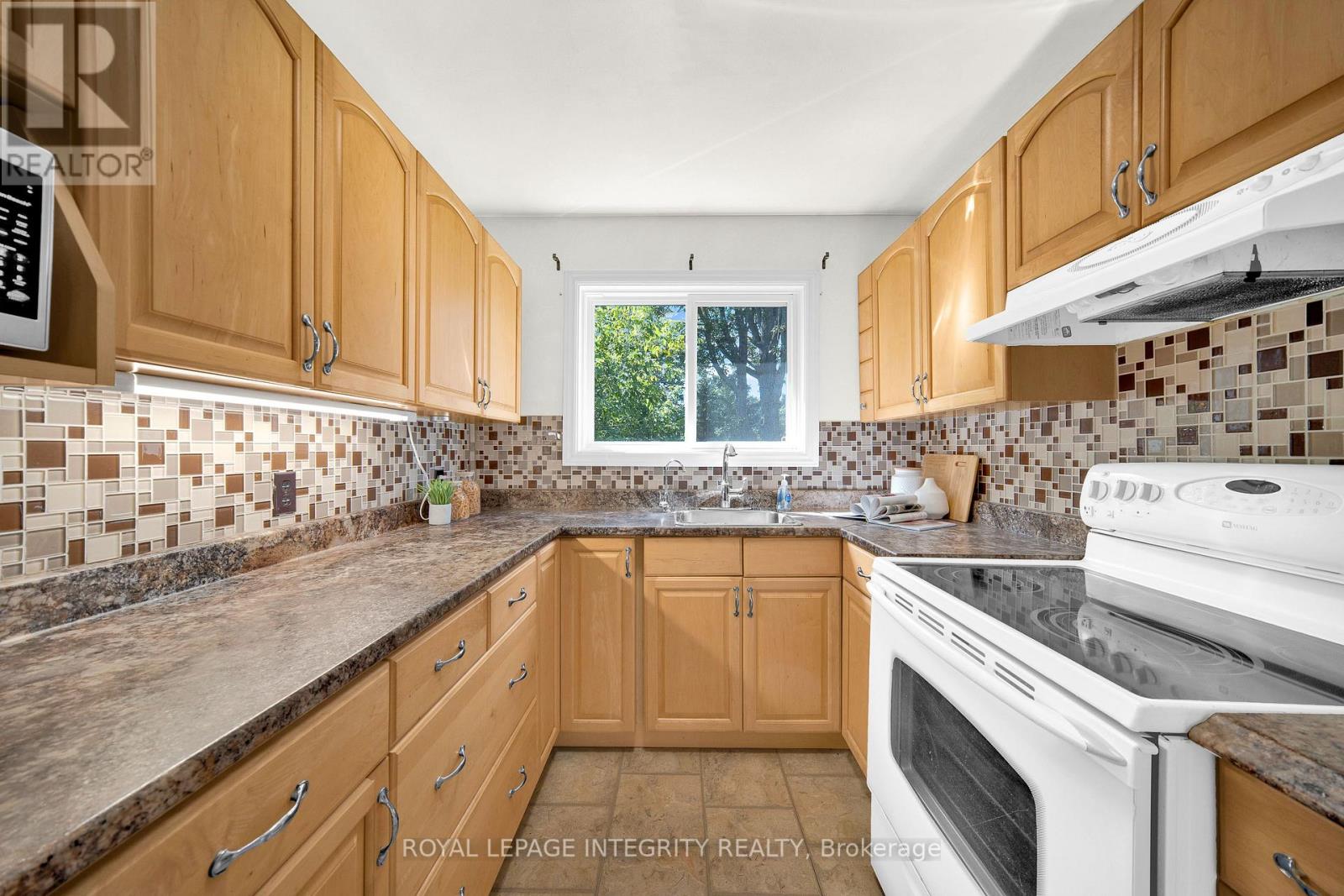 32 PHILLIPS STREET - Image 17