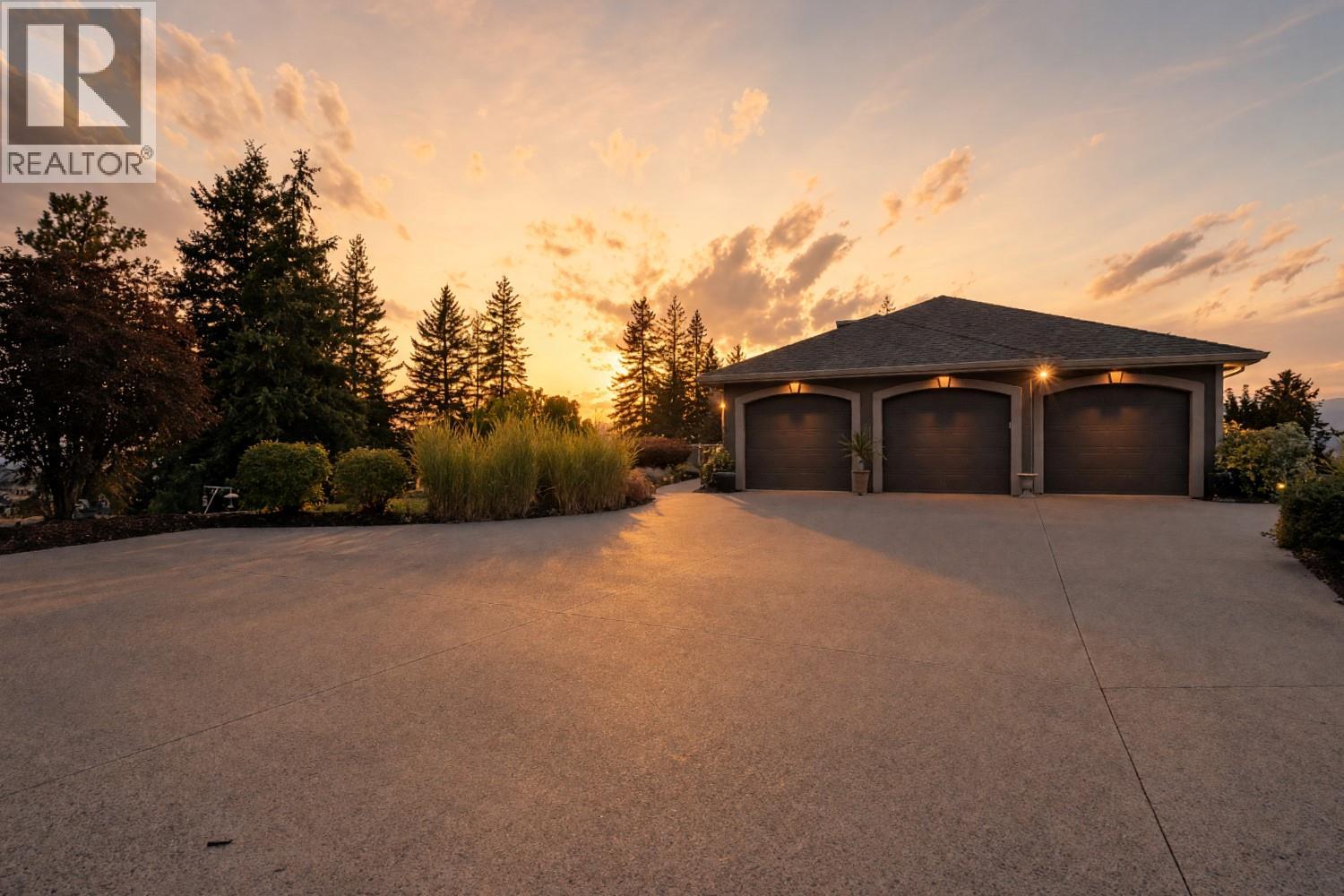  3420 Camelback Drive, Kelowna