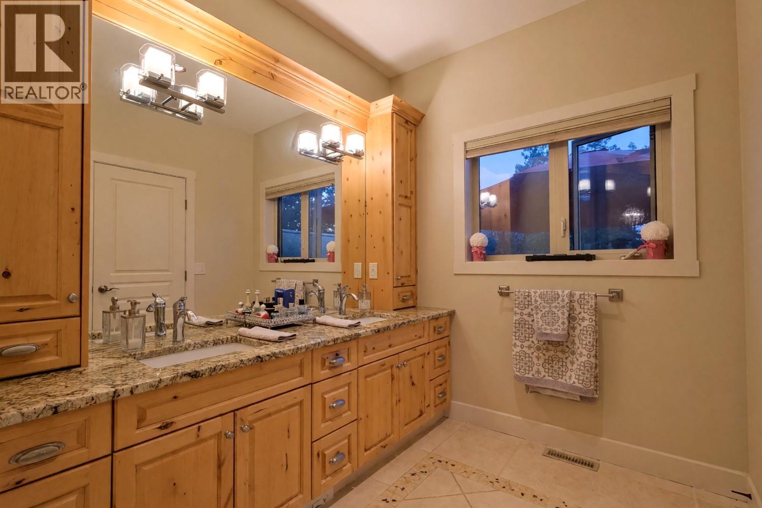  3420 Camelback Drive, Kelowna