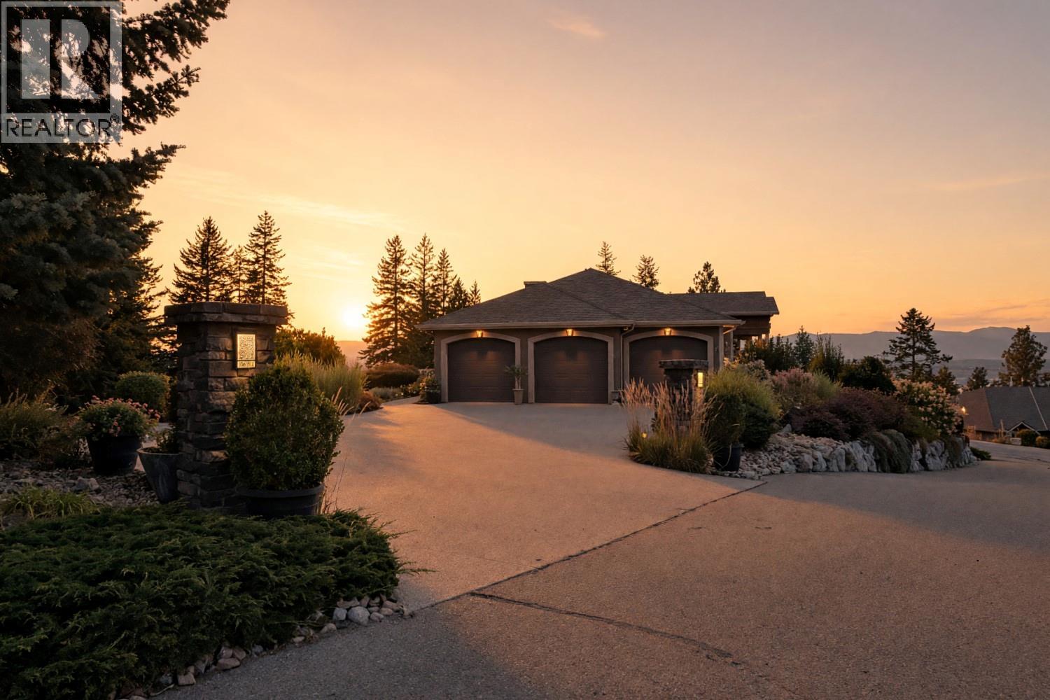  3420 Camelback Drive, Kelowna