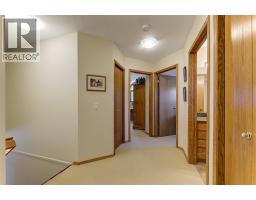 1385 Mountain Avenue, Kelowna, BC V1Y7H3 Photo 35