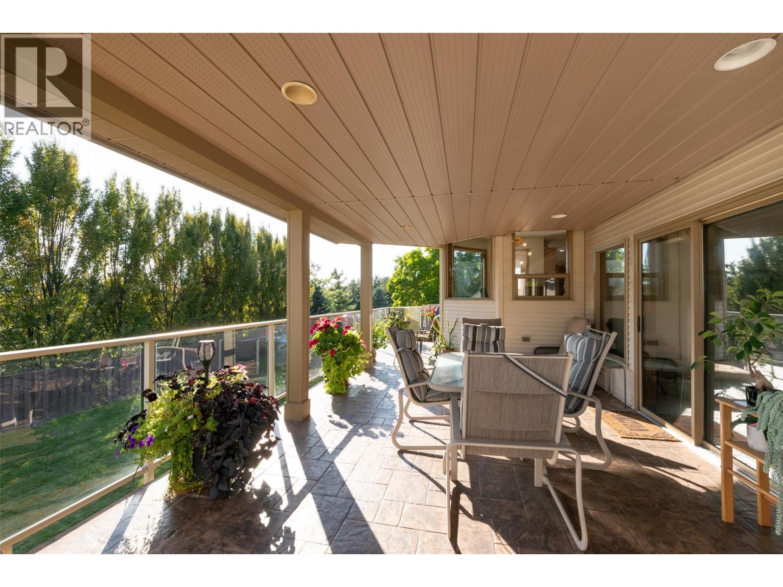 1385 Mountain Avenue - Image 26