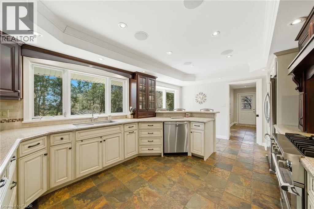 6 SUMMIT Circle, Norfolk — photo 12