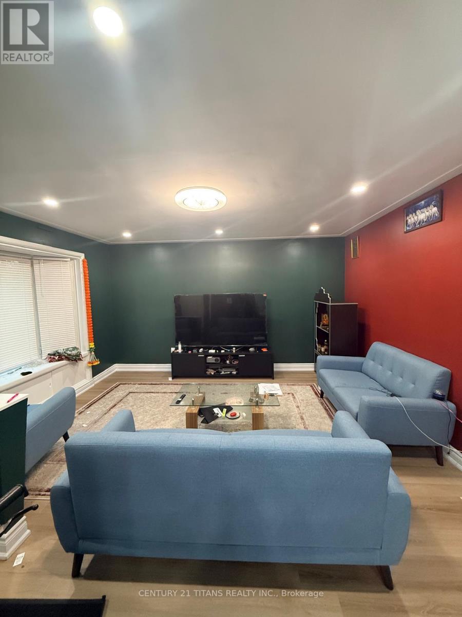51 ADMIRAL ROAD, Ajax (South East) — photo 2