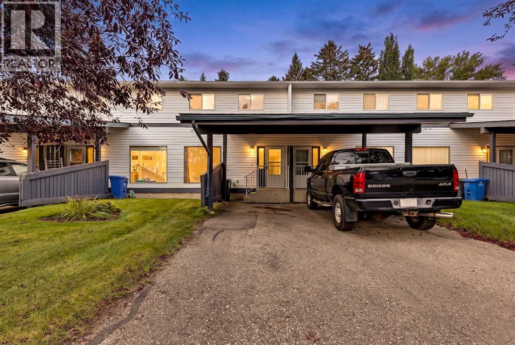 105, 107 Elm Place, Okotoks