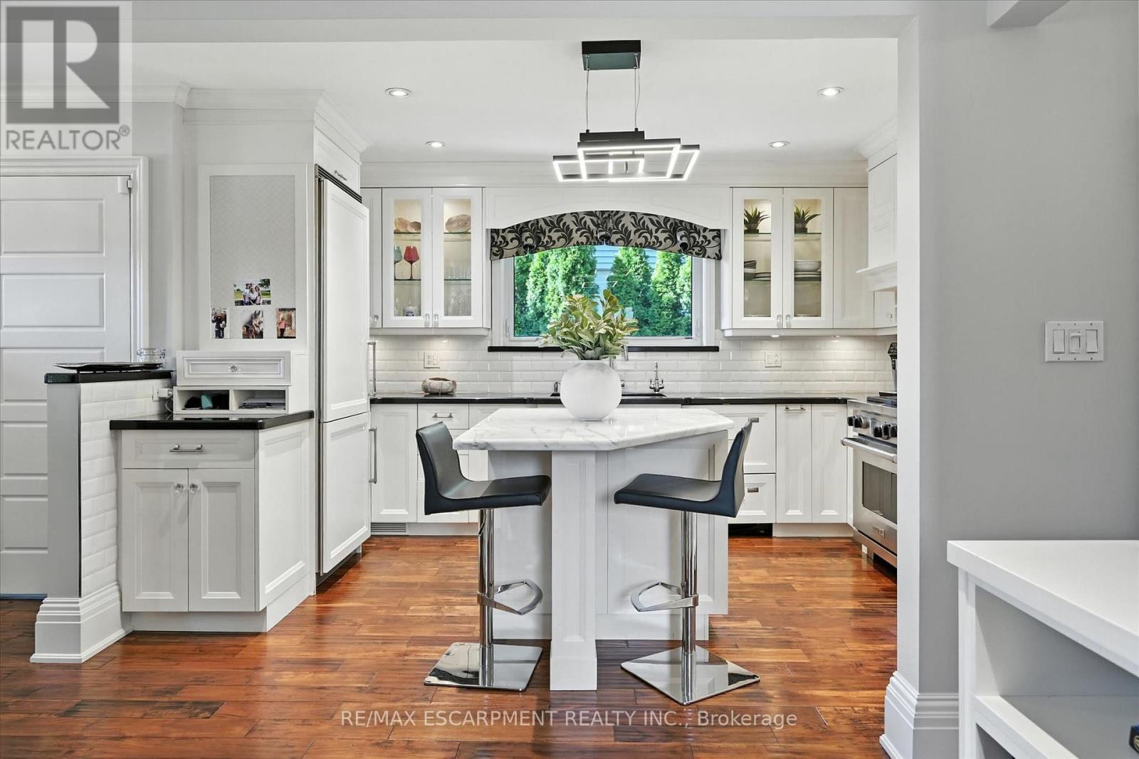 2209 GHENT AVENUE - 10