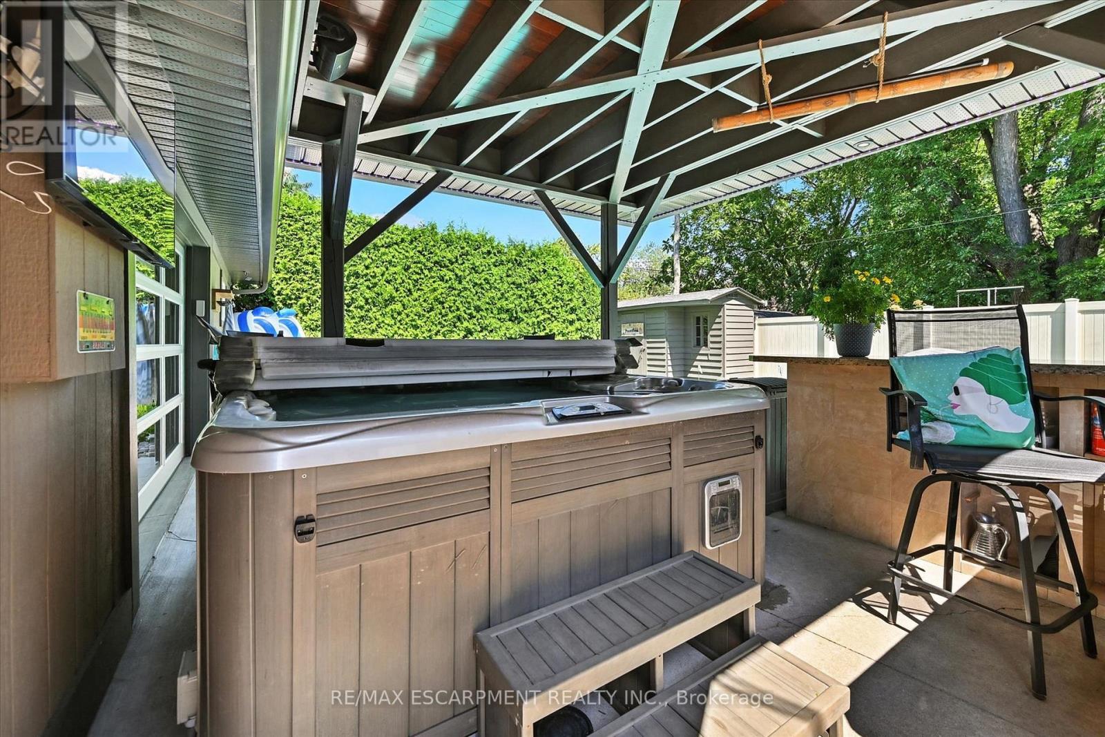 2209 GHENT AVENUE - 23