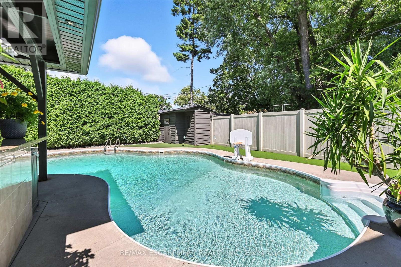 2209 GHENT AVENUE - 29