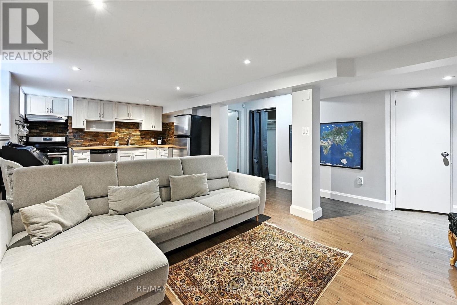 2209 GHENT AVENUE - Image 33