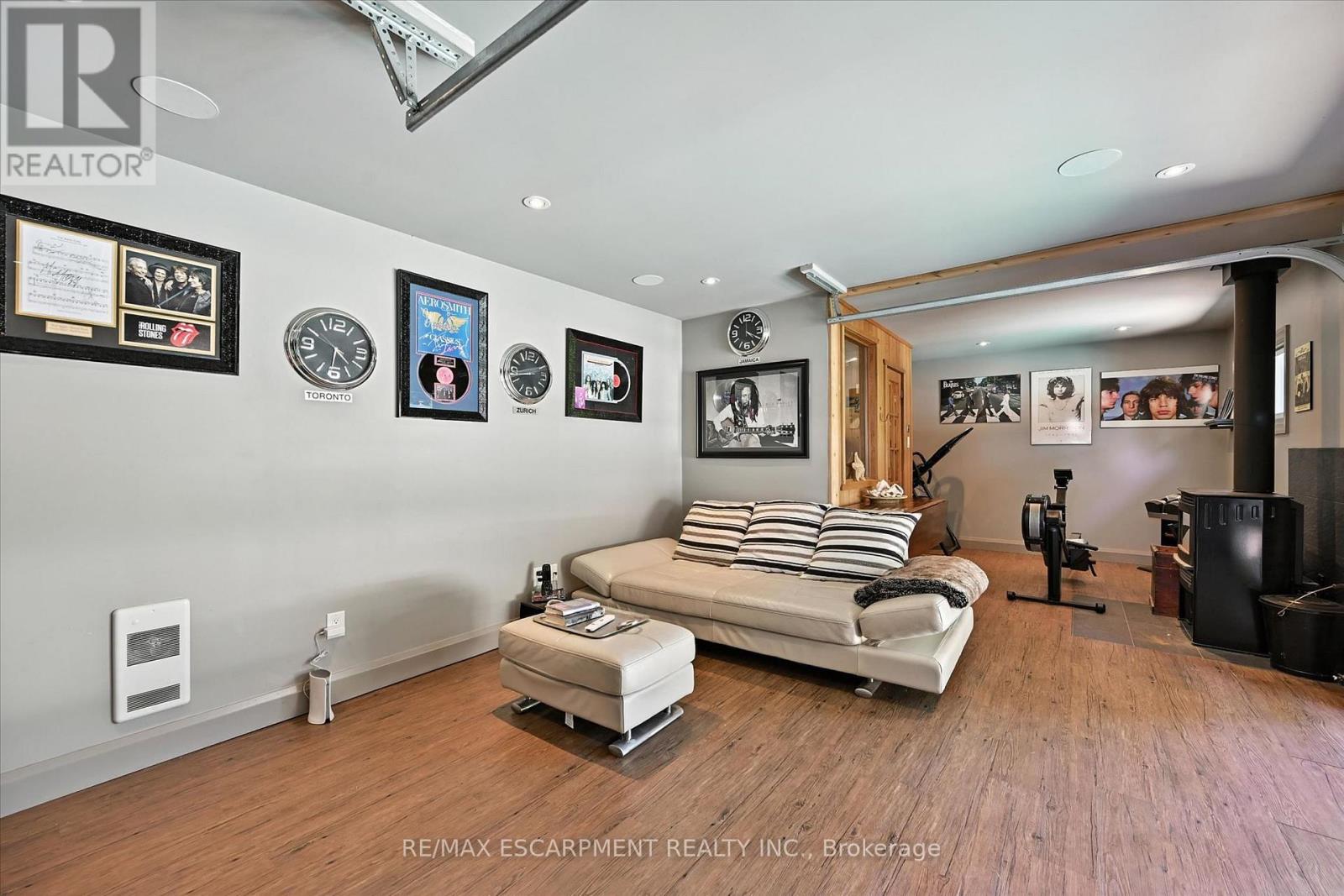 2209 GHENT AVENUE - 48