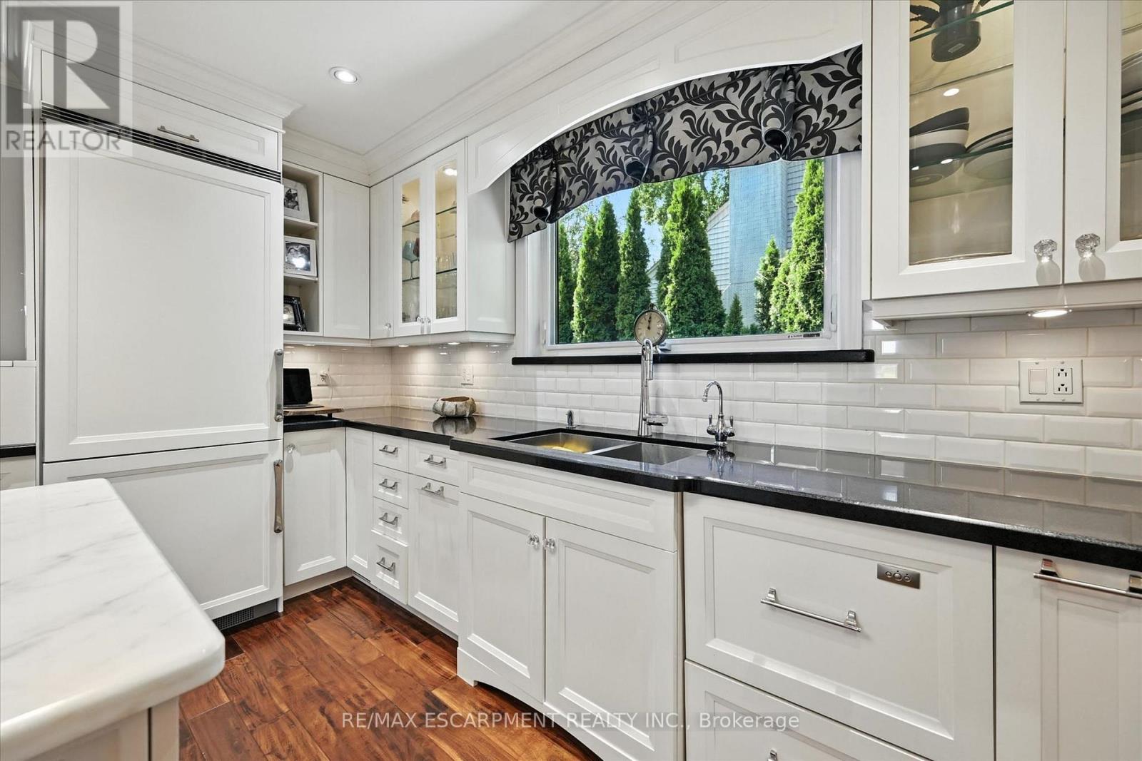 2209 GHENT AVENUE - 8