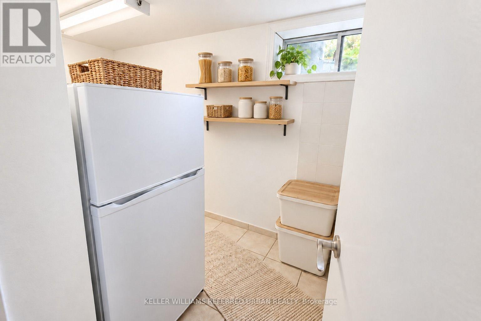 L.L. - 104 RANKIN CRESCENT, Toronto (Dovercourt-Wallace Emerson-Junction) — photo 3
