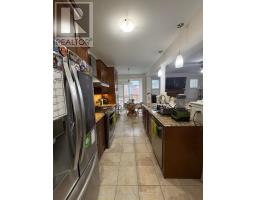 Eating area - 176 Robert Parkinson Drive, Brampton, ON L7A4G8 Photo 8