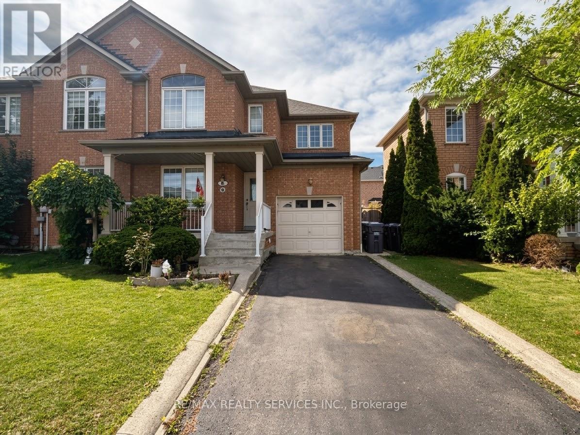 4 BUTTERCHURN ROAD, Brampton (Fletcher's Creek Village)