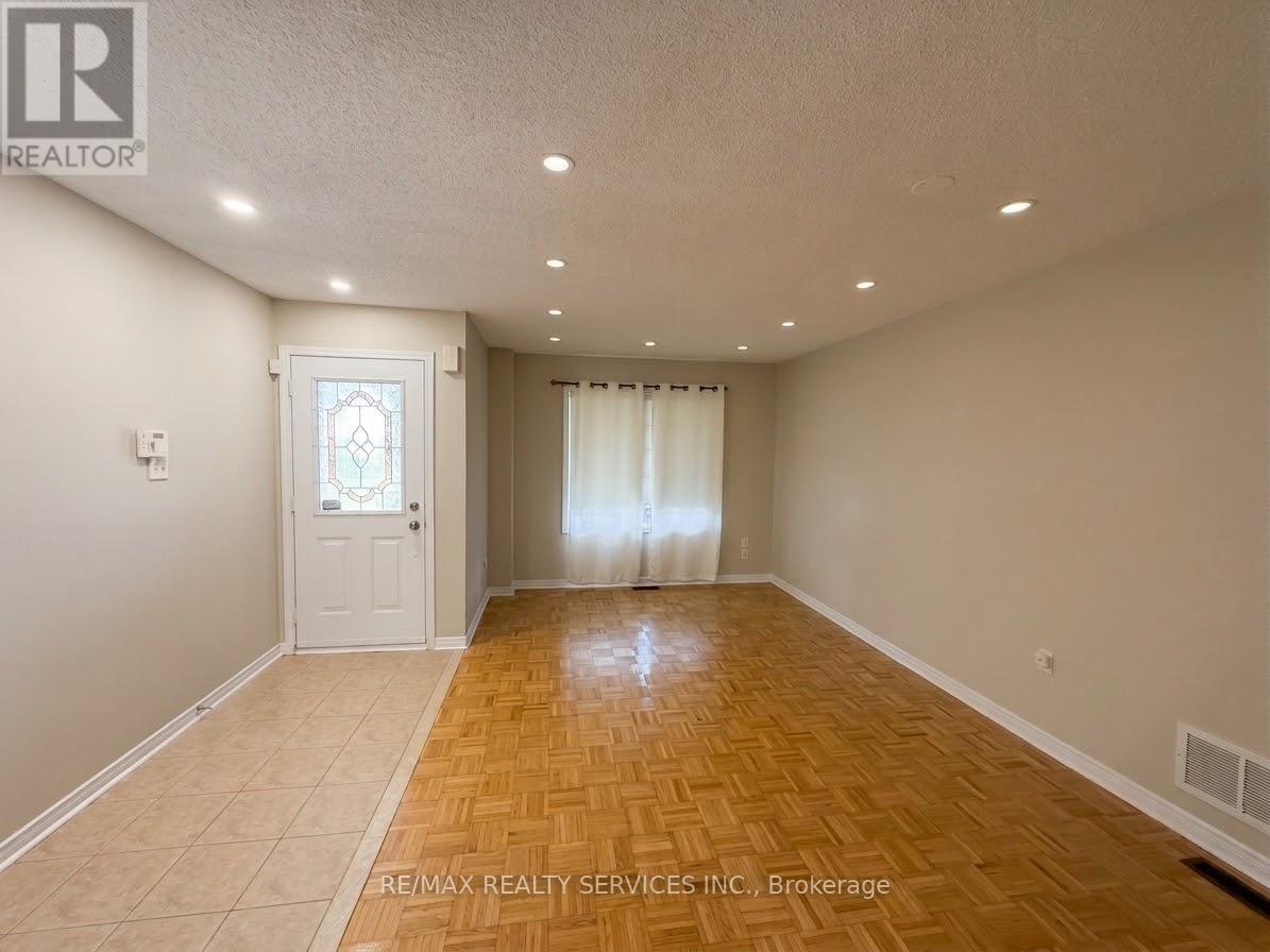4 BUTTERCHURN ROAD, Brampton (Fletcher's Creek Village) — photo 2