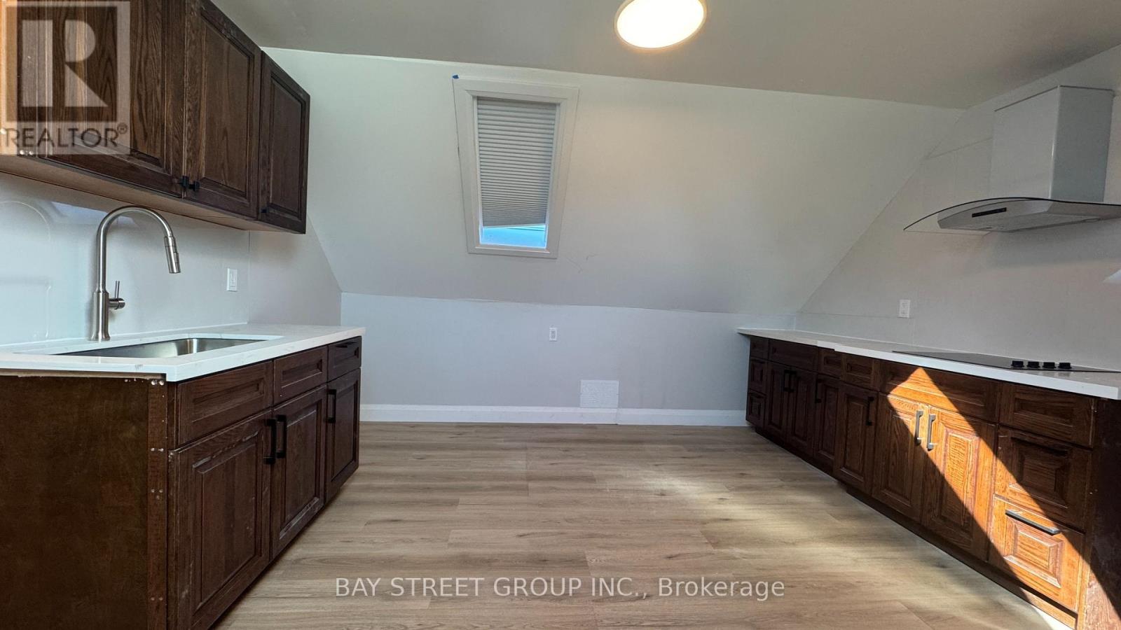 UNIT 2 - 5737 STANLEY AVENUE, Niagara Falls (Hospital) — photo 4