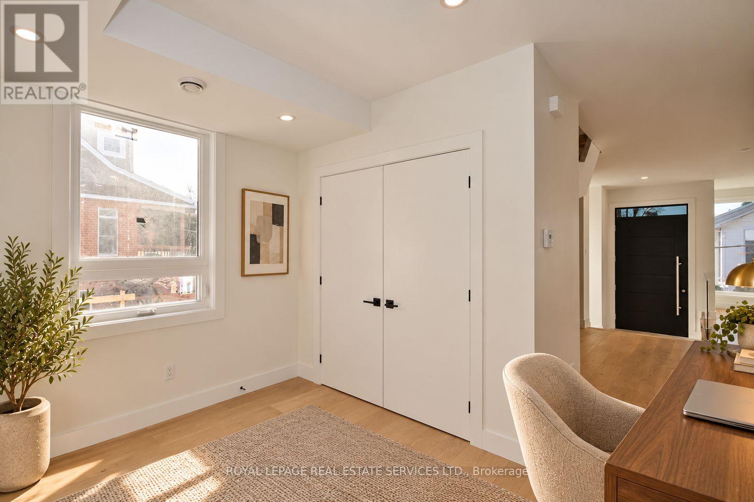 4B HURON AVENUE N - 14