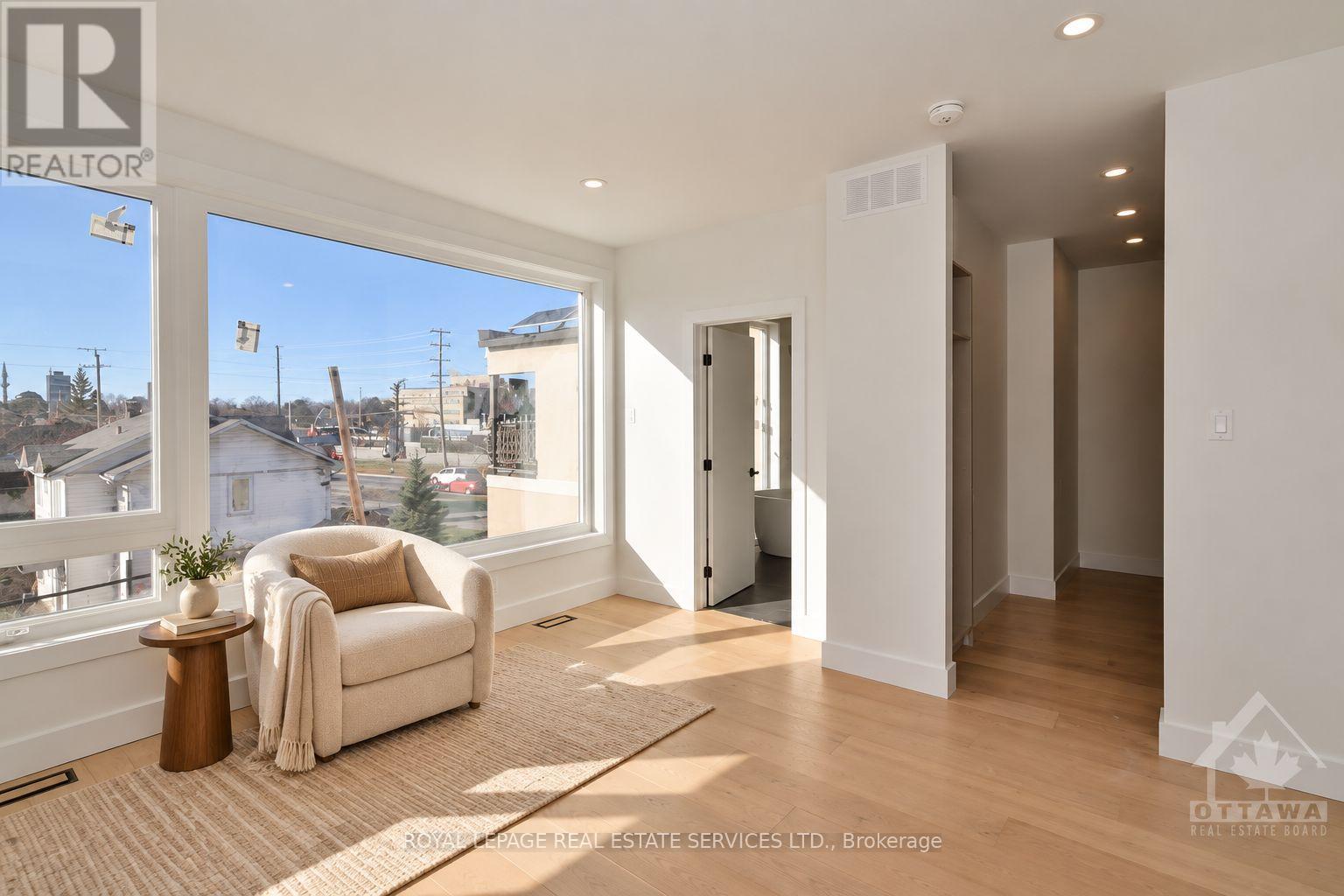 4B HURON AVENUE N - Image 17