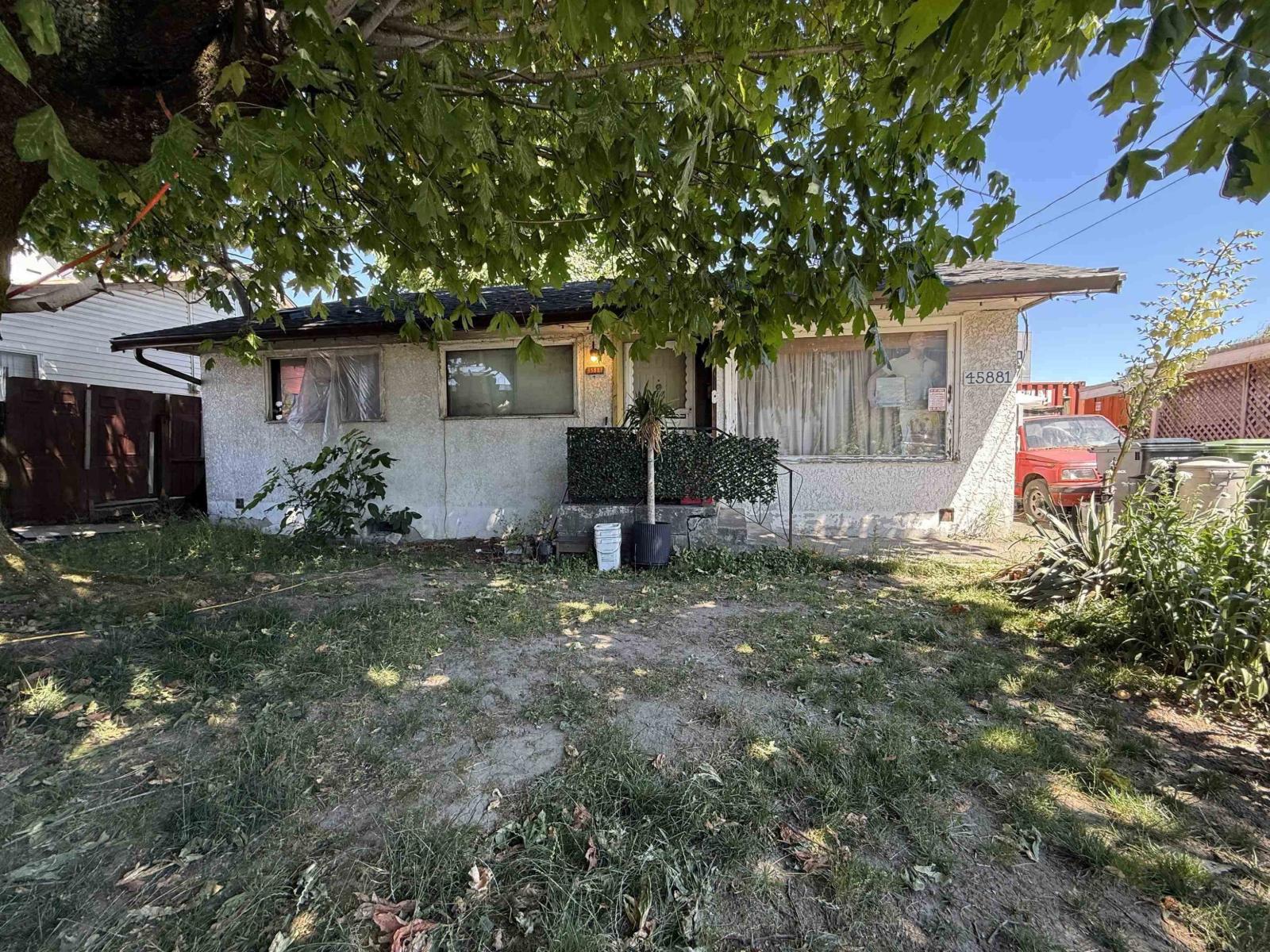 45881 ROWAT AVENUE, Chilliwack Proper South