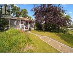 5208 53 Street, Camrose — photo 2
