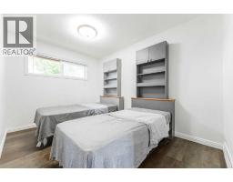 Bedroom - 1502 40 Street Se, Calgary, AB T2A1K2 Photo 9