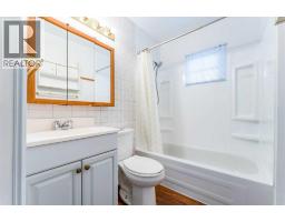 Kitchen - 1502 40 Street Se, Calgary, AB T2A1K2 Photo 13