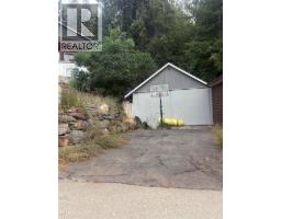Full bathroom - 5785 Seymour Road, Celista, BC V0E1M6 Photo 9