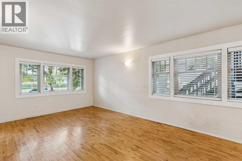 130 30 Avenue NE - 3
