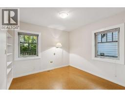 Laundry room - 130 30 Avenue Ne, Calgary, AB T2E2C8 Photo 10