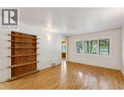 Primary Bedroom - 130 30 Avenue Ne, Calgary, AB T2E2C8 Photo 6