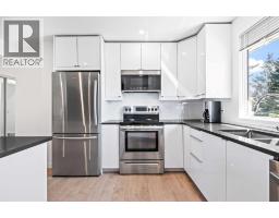 3pc Bathroom - 128 Doverthorn Bay Se, Calgary, AB T2B2G3 Photo 15