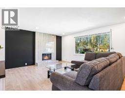 Hall - 128 Doverthorn Bay Se, Calgary, AB T2B2G3 Photo 9