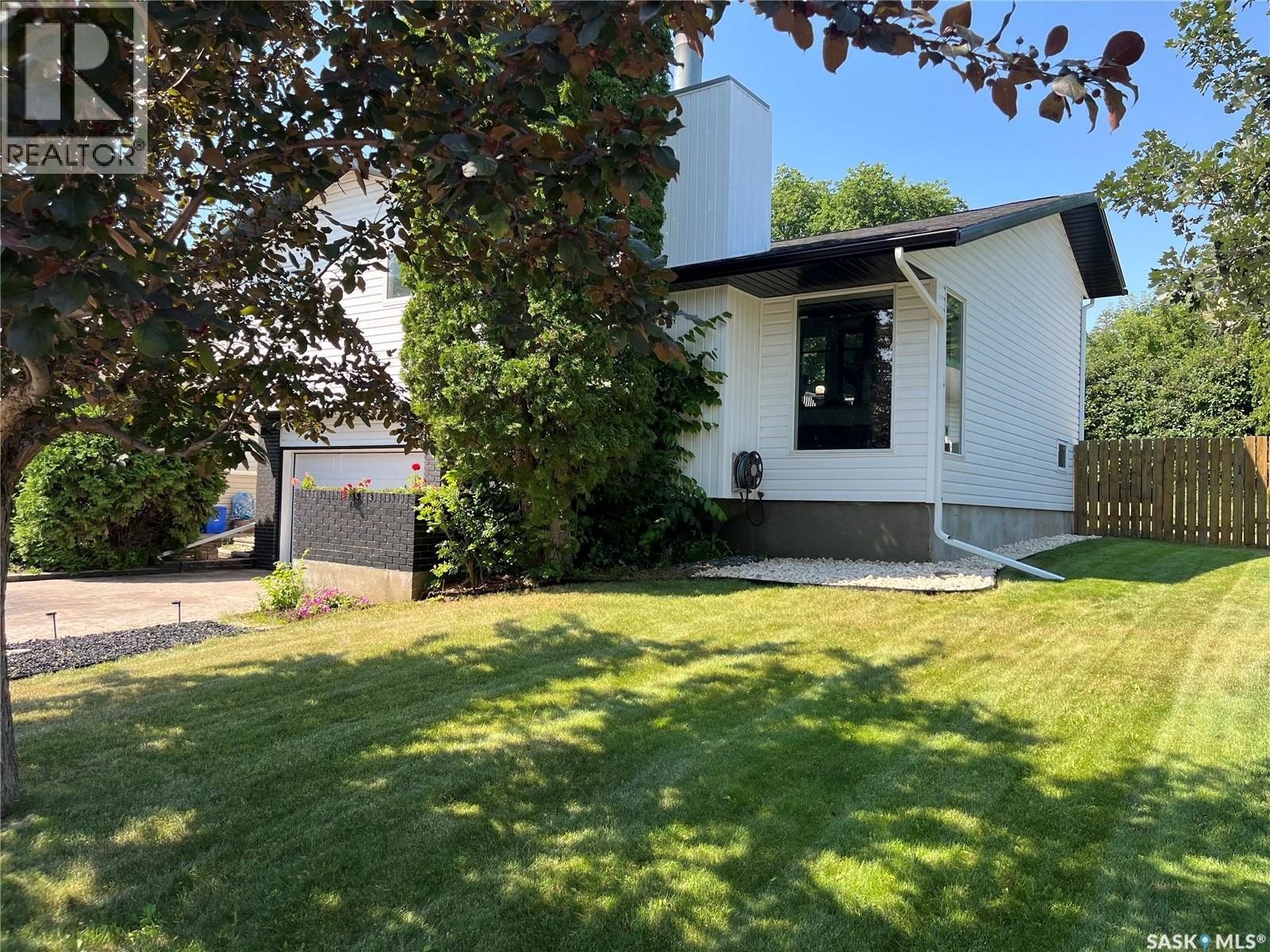 526 Tobin CRESCENT, Saskatoon — photo 2