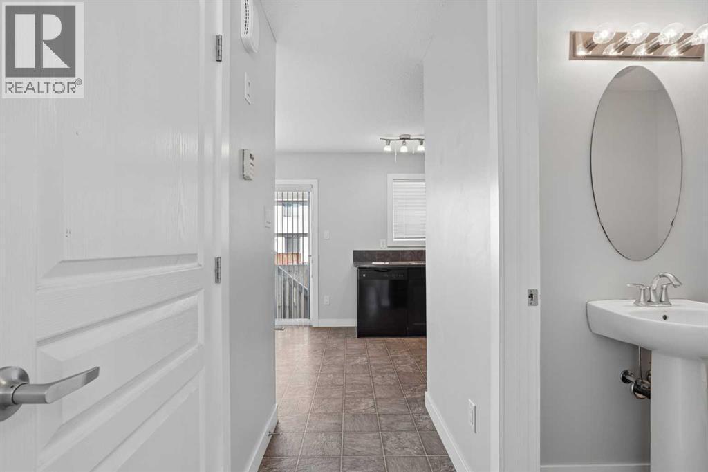 #4 237 Silkstone Road W - 6