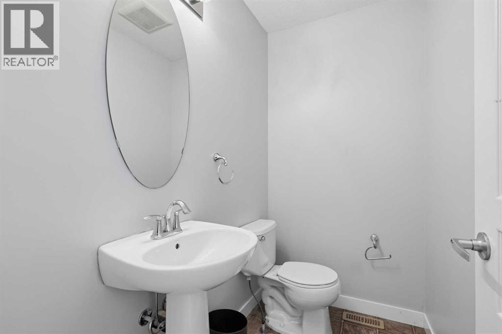 #4 237 Silkstone Road W - 7