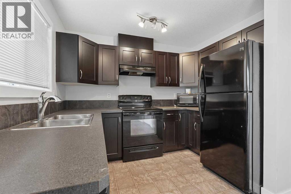 #4 237 Silkstone Road W - 11